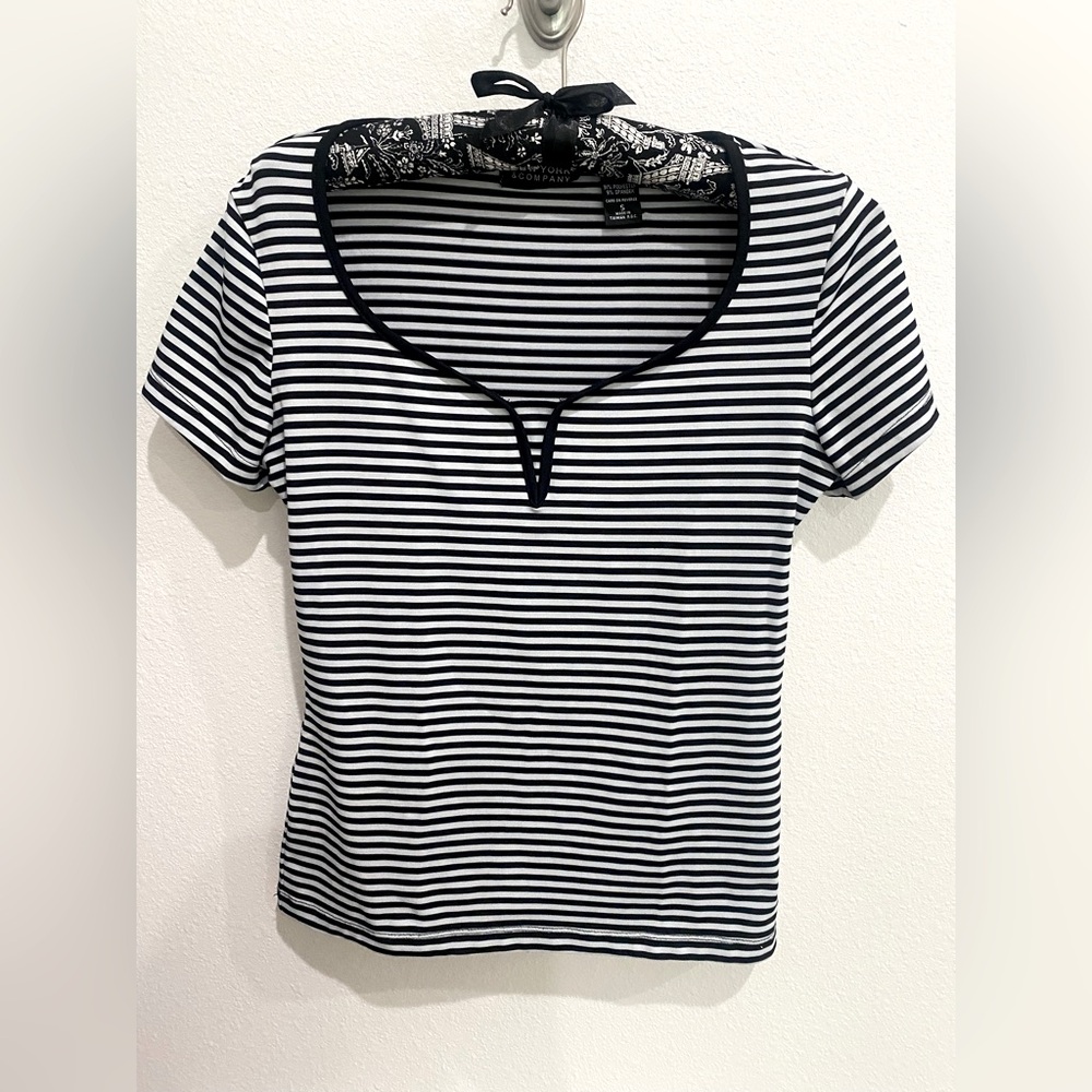 New York & Company Black and White Striped Women's Top, Small